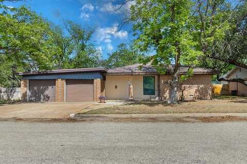 2009 S China Street, Brady, TX 76825