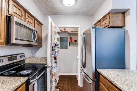 1200 Harwell Drive, Arlington, TX 76011