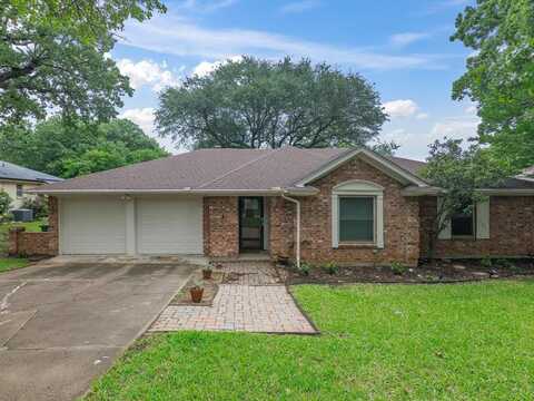 2920 Tangle Oaks Court, Bedford, TX 76021