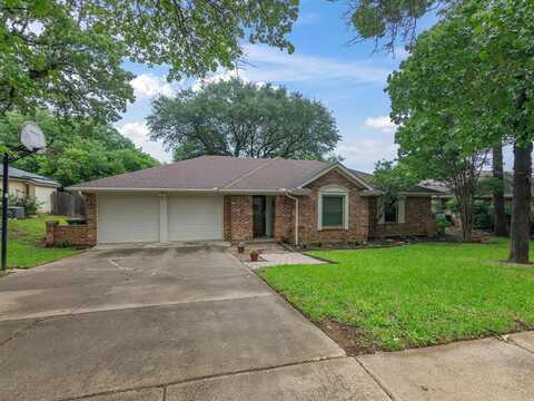 2920 Tangle Oaks Court, Bedford, TX 76021