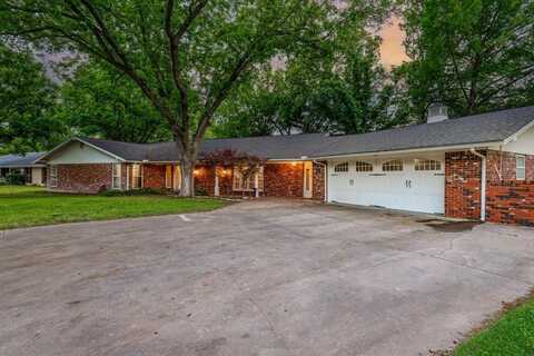 974 N Charlotte Avenue, Stephenville, TX 76401