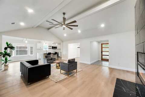 2517 Country Club Parkway, Garland, TX 75041