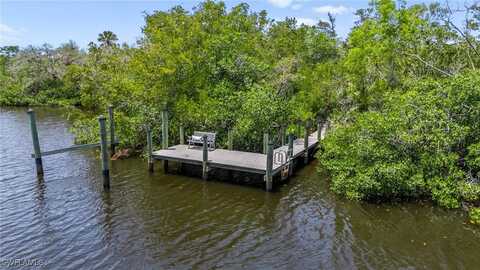 18250 Parkridge Court, Fort Myers, FL 33908