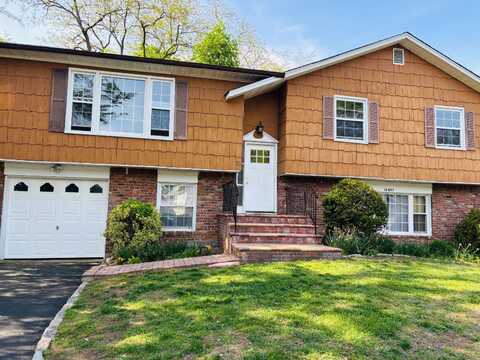 15 William St, Glen Cove, NY 11542