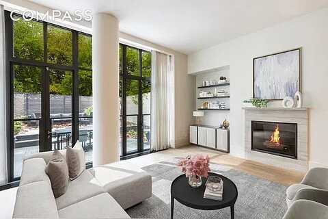 215 Sullivan Street, New York, NY 10012