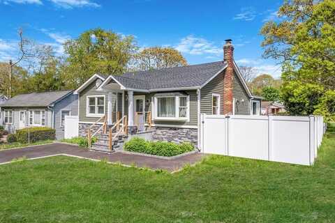 73 S Evergreen Drive, Selden, NY 11784