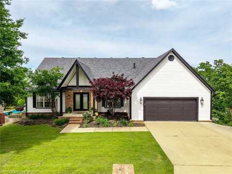 2004 Parkridge DR, Van Buren, AR 72956