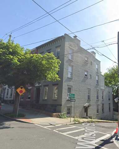 35 Ten Broeck Pl, Albany, NY 12210