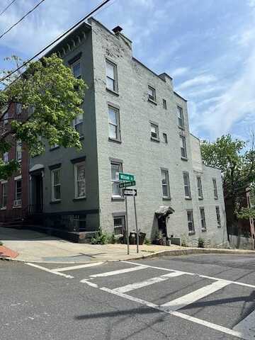 35 Ten Broeck Pl, Albany, NY 12210