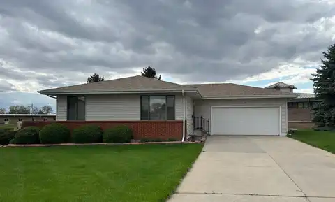 794 Eastview Dr, Wayne, NE 68787