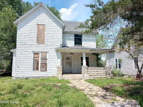 713 Olive Street, Carthage, MO 64836