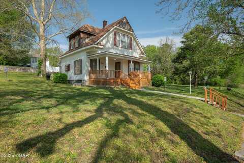 706 N Wall Avenue, Joplin, MO 64801