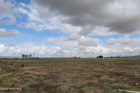 4400 W Robbie Lane, Paulden, AZ 86334