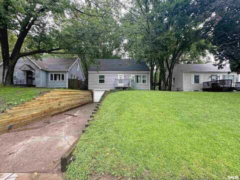 435 WAVERLY Road, Davenport, IA 52804