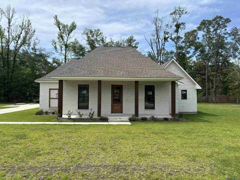 7210 Riverbank Dr, Denham Springs, LA 70706
