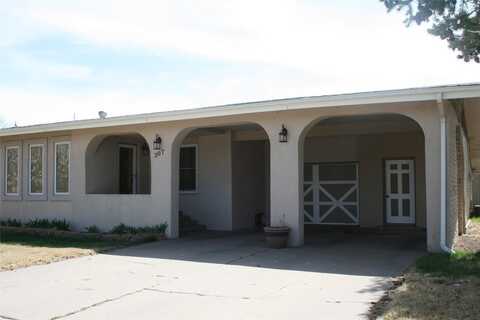 307 E McCoy Avenue, Sublette, KS 67877