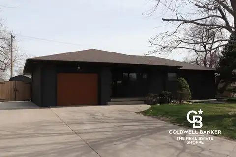 1710 Old Manor Road, Garden City, KS 67846