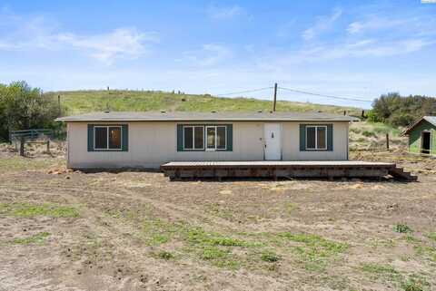 2771 Rogers Rd, St. John, WA 99171