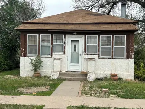 606 N 10th Street, Garden City, KS 67846