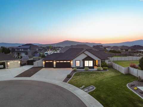 6712 Garnet Ct., West Richland, WA 99353