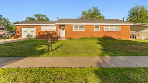 1720 N Dogwood Ln, Pampa, TX 79065