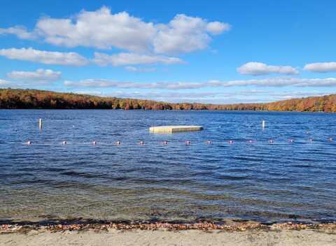 118 State Park Drive, Gouldsboro, PA 18424