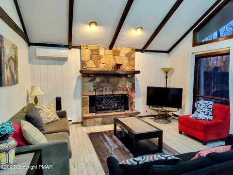 121 Lyman Lane, Gouldsboro, PA 18424