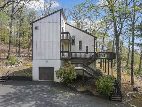 176 Manchester Drive, Bushkill, PA 18324