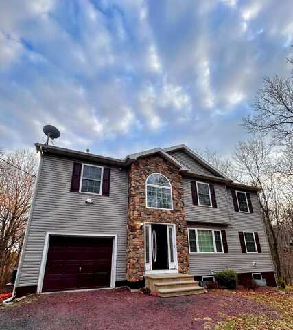 114 Country Court, Long Pond, PA 18334