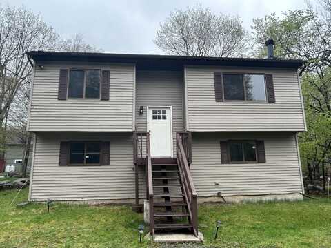 896 Country Place Drive, Tobyhanna, PA 18466