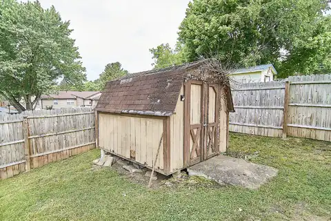 Circle, CHARLESTON, WV 25313