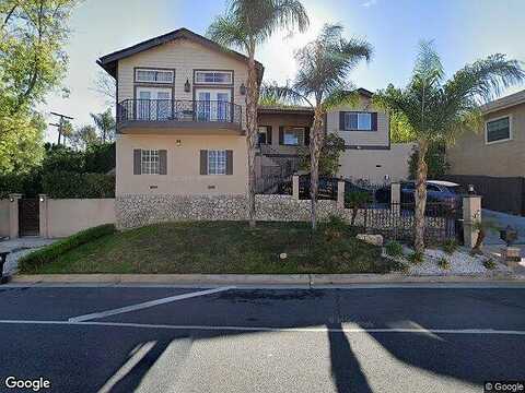 Avenue San Luis, WOODLAND HILLS, CA 91364