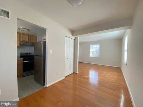 Iverson St, TEMPLE HILLS, MD 20748