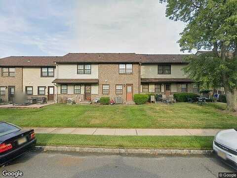 Village Green, HAZLET, NJ 07730