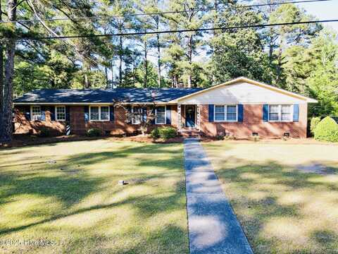 1204 Franklin Avenue, Laurinburg, NC 28352