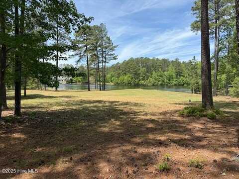 305 Lakewood Drive, Aberdeen, NC 28315