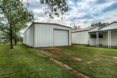 626 N Armstrong Ave, Tulia, TX 79088