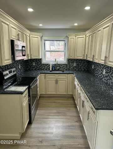 3109 Snowden Drive, Bushkill, PA 18324
