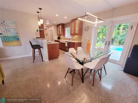 425 NE 28th St, Wilton Manors, FL 33334