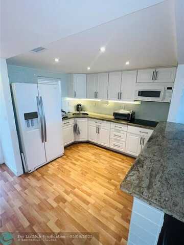 9540 Sunrise Lakes Blvd, Sunrise, FL 33322
