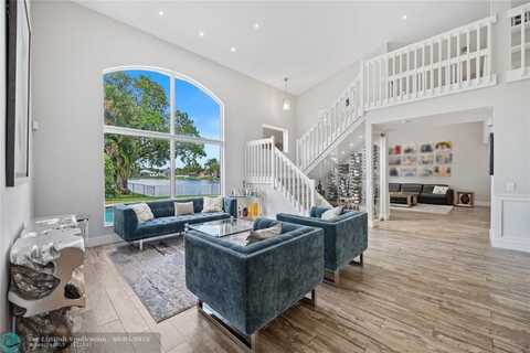 8943 NW 34th St, Cooper City, FL 33024