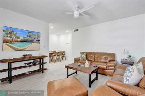 2340 NE 9th St, Fort Lauderdale, FL 33304