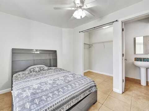 2640 NE 10th Ave, Pompano Beach, FL 33064