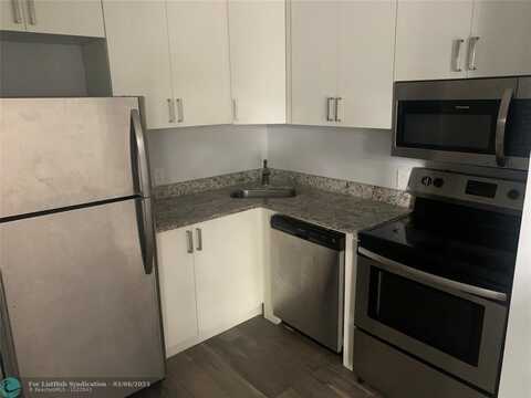 600 NE 46th Ct, Oakland Park, FL 33334