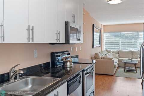 3250 NE 28th St, Fort Lauderdale, FL 33308