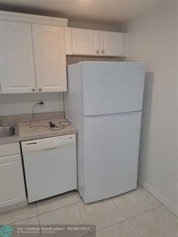 4164 Inverrary Dr, Lauderhill, FL 33319