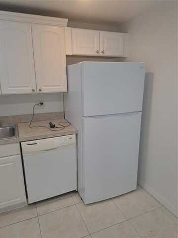 4164 Inverrary Dr, Lauderhill, FL 33319