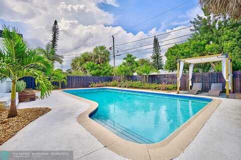 37 NE 24th St, Wilton Manors, FL 33305