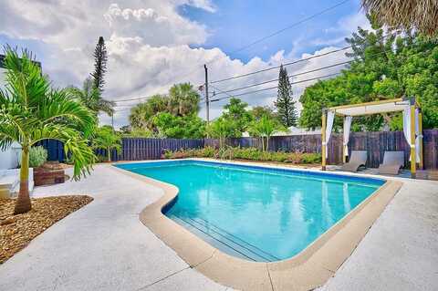 37 NE 24th St, Wilton Manors, FL 33305