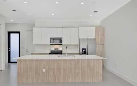 4208 NE 7th Ter, Oakland Park, FL 33334